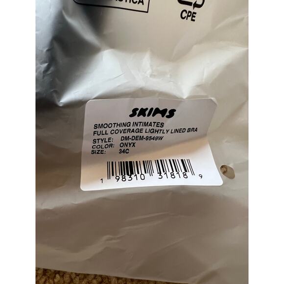 SKIMS Full Coverage Lightly Lined Bra - Picture 3 of 6